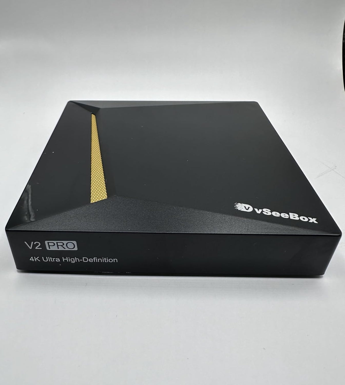vSeeBox with Bluetooth Voice Remote & Wi-Fi H9450