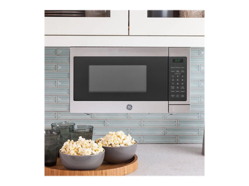 0.7 Cu. Ft. Stainless Steel Countertop Microwave Oven O3037