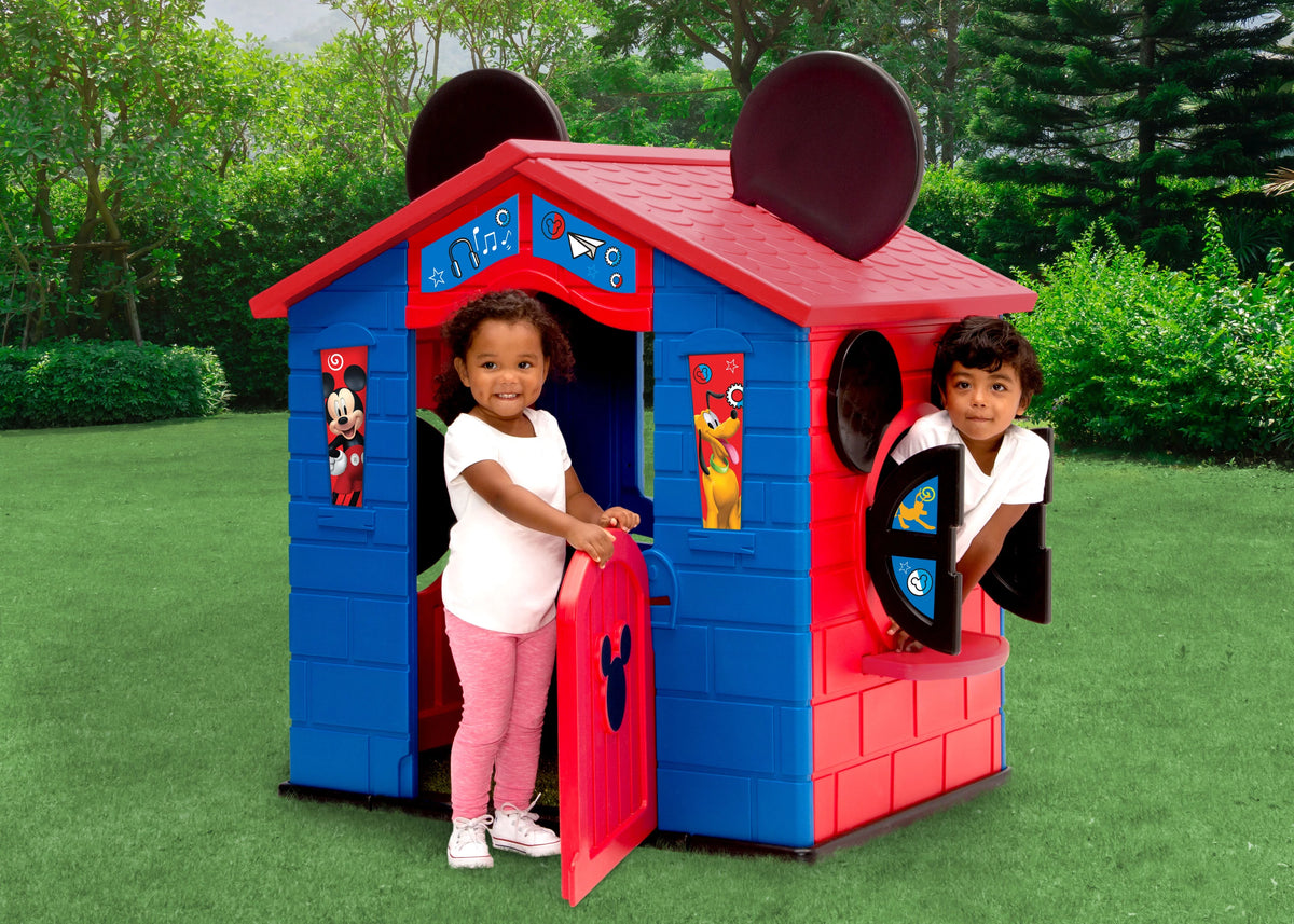 Plastic Indoor Outdoor Playhouse T420