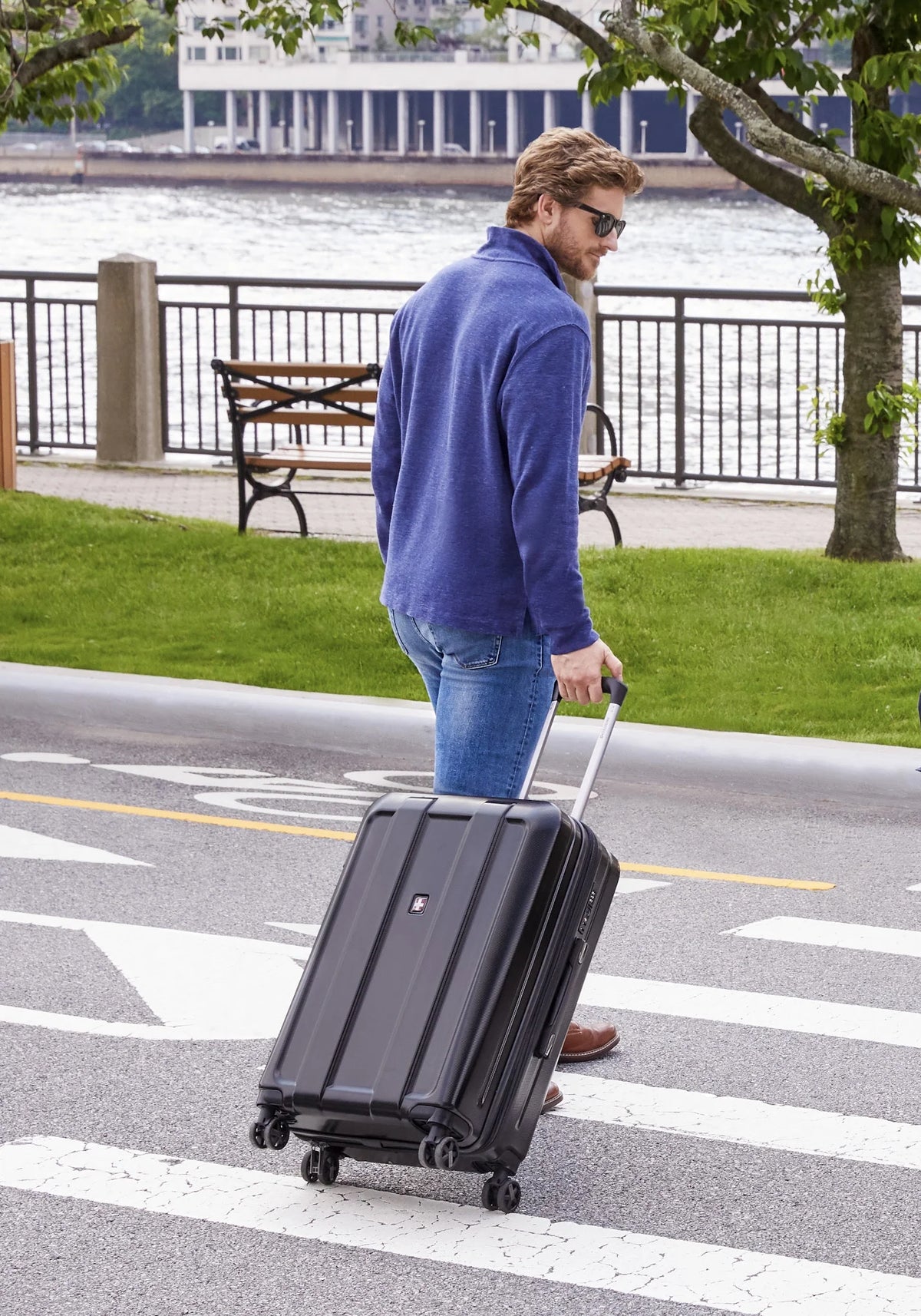 29" Hard Side Check Luggage T942