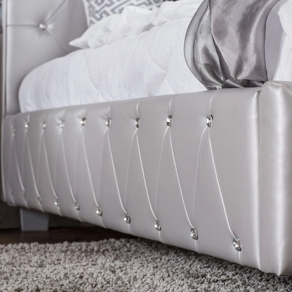 California King Silver Bed L32804