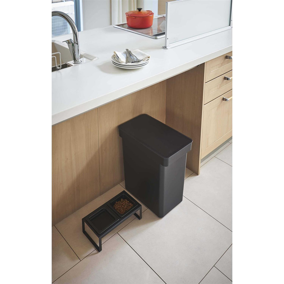 Rolling Airtight Pet Food Container A965099