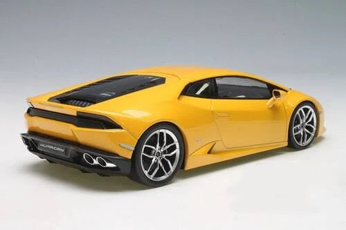 Yellow 1/18 Diecast Car Model K553634