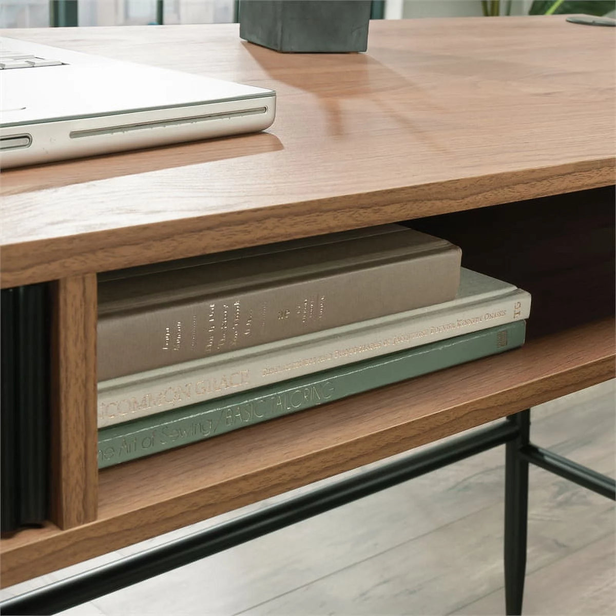 L-Desk G466627