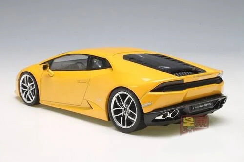 Yellow 1/18 Diecast Car Model K553634