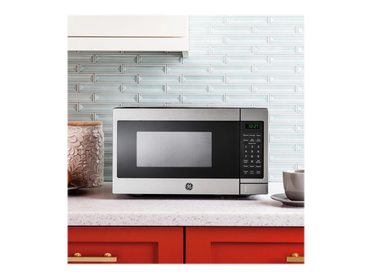 0.7 Cu. Ft. Stainless Steel Countertop Microwave Oven O3037