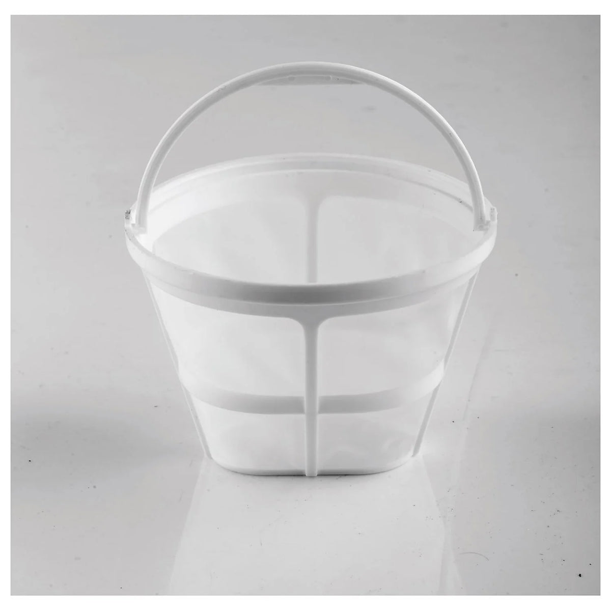4-Cup Coffee Maker White F677