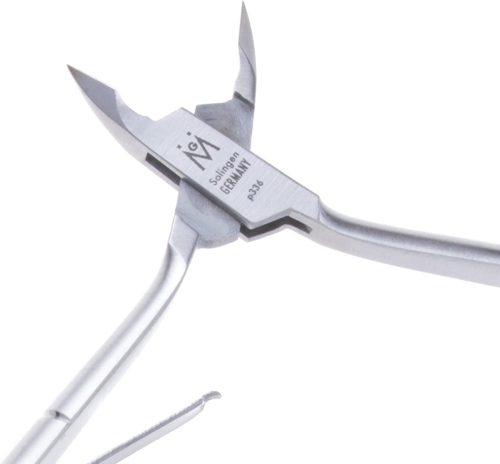 Luxury Cuticle Nipper in Leather Case, Double Sharpened C33569