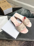 Women Slippers D43462