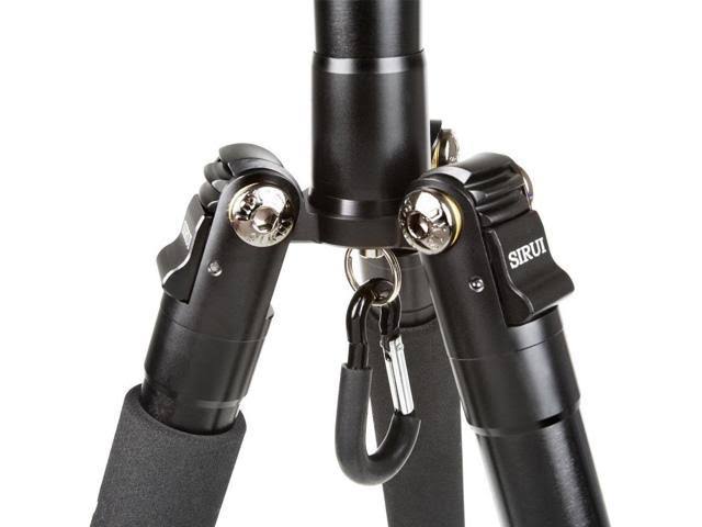Aluminum Tripod with Ball Head (Black) C17172