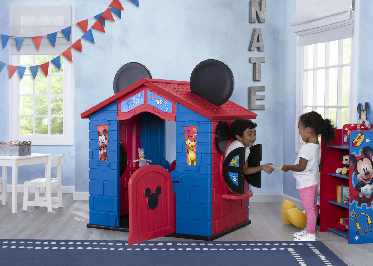Plastic Indoor Outdoor Playhouse T420