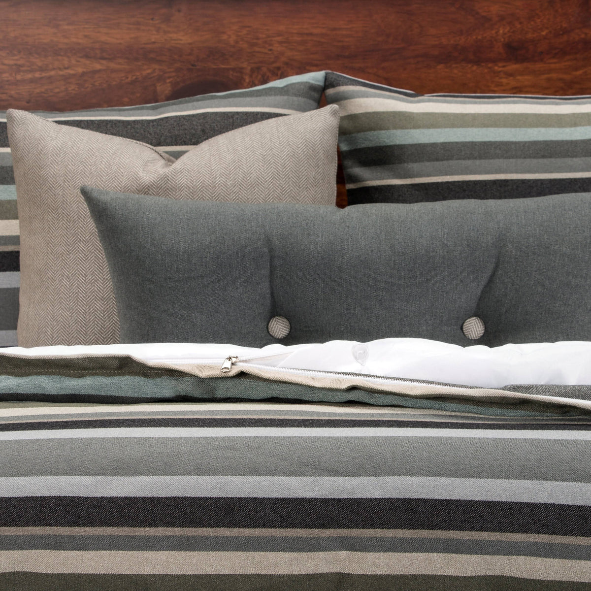 California King 6 Piece Stain Resistant Duvet Cover Set with Comforter Insert E350873